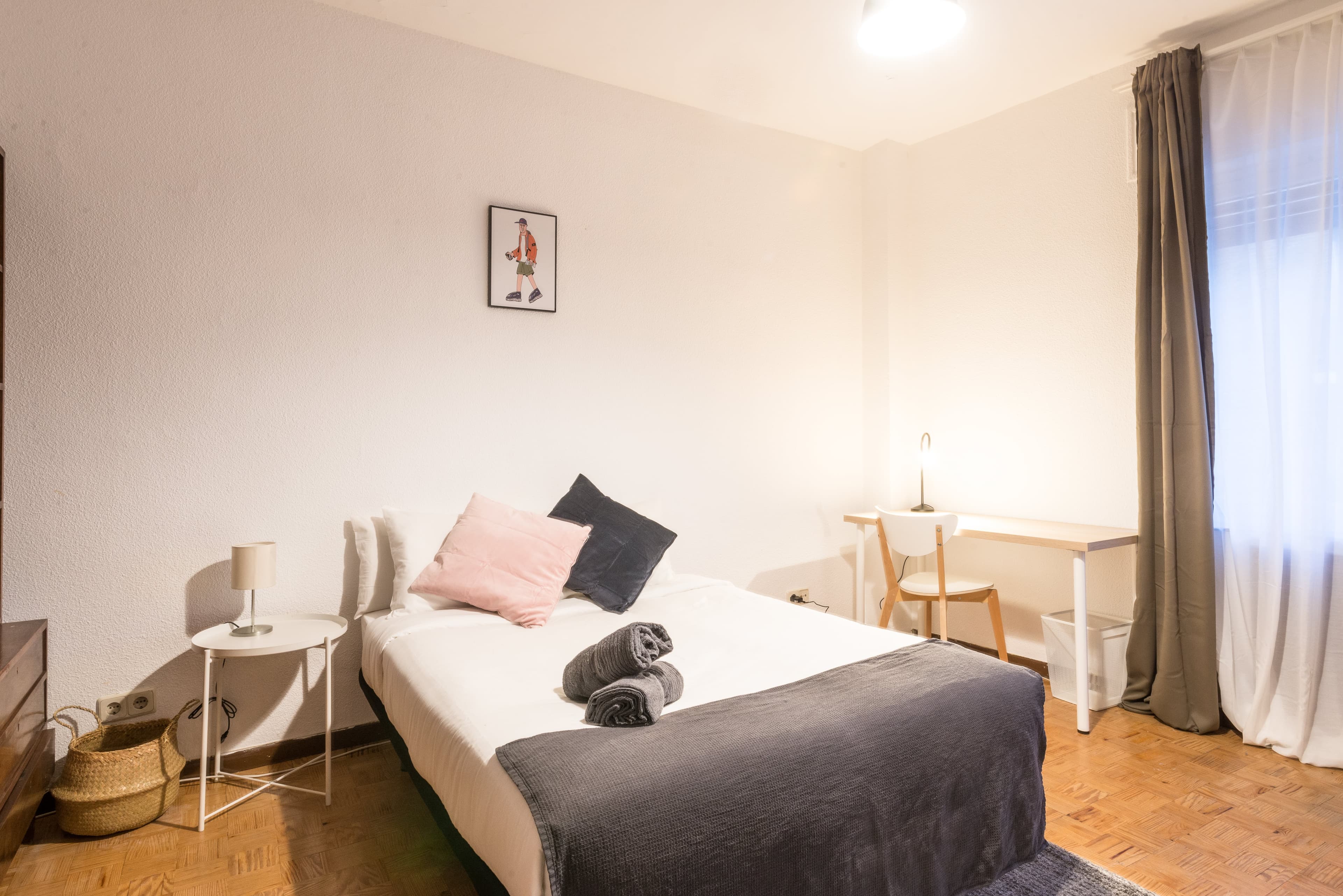 room-image