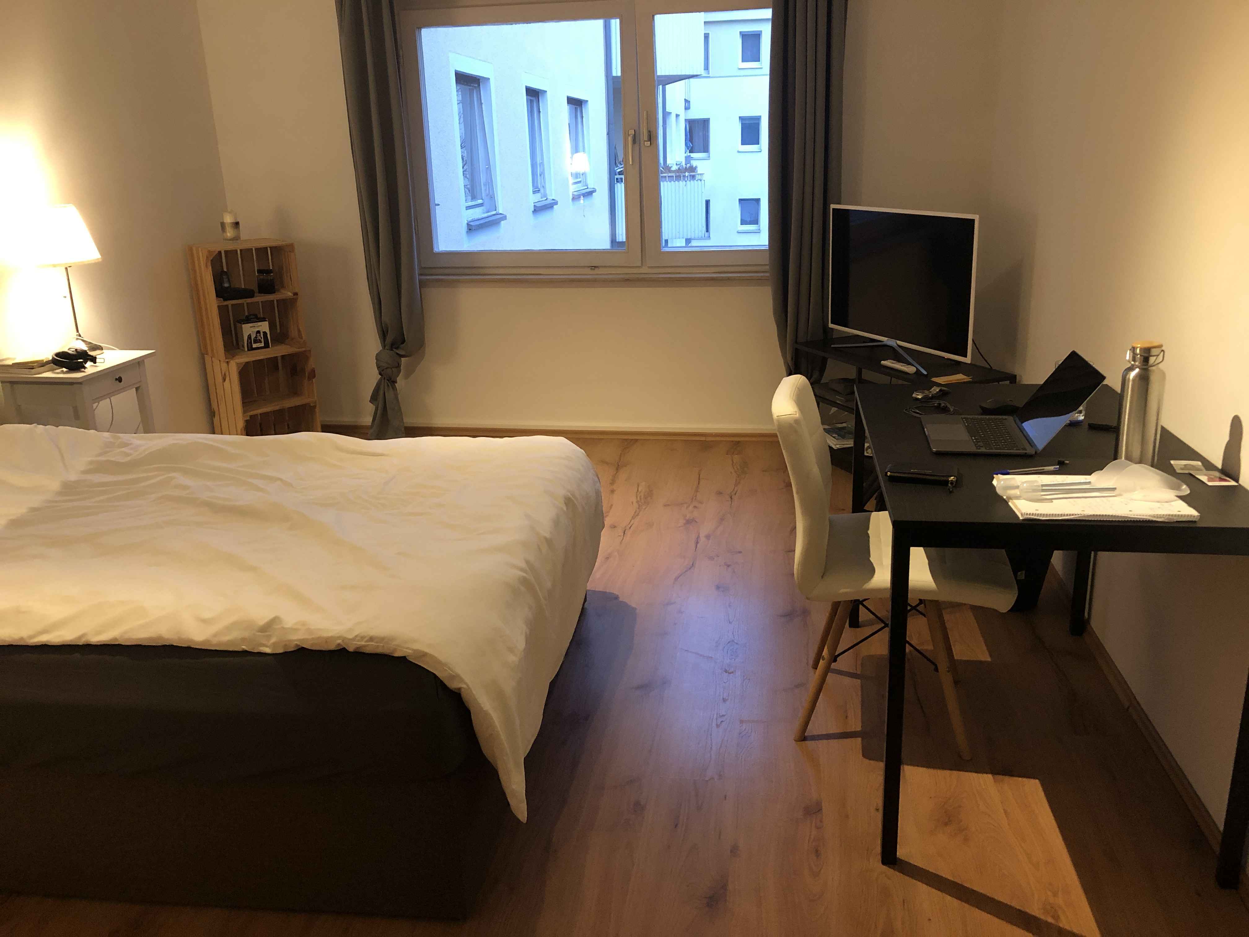 room-image