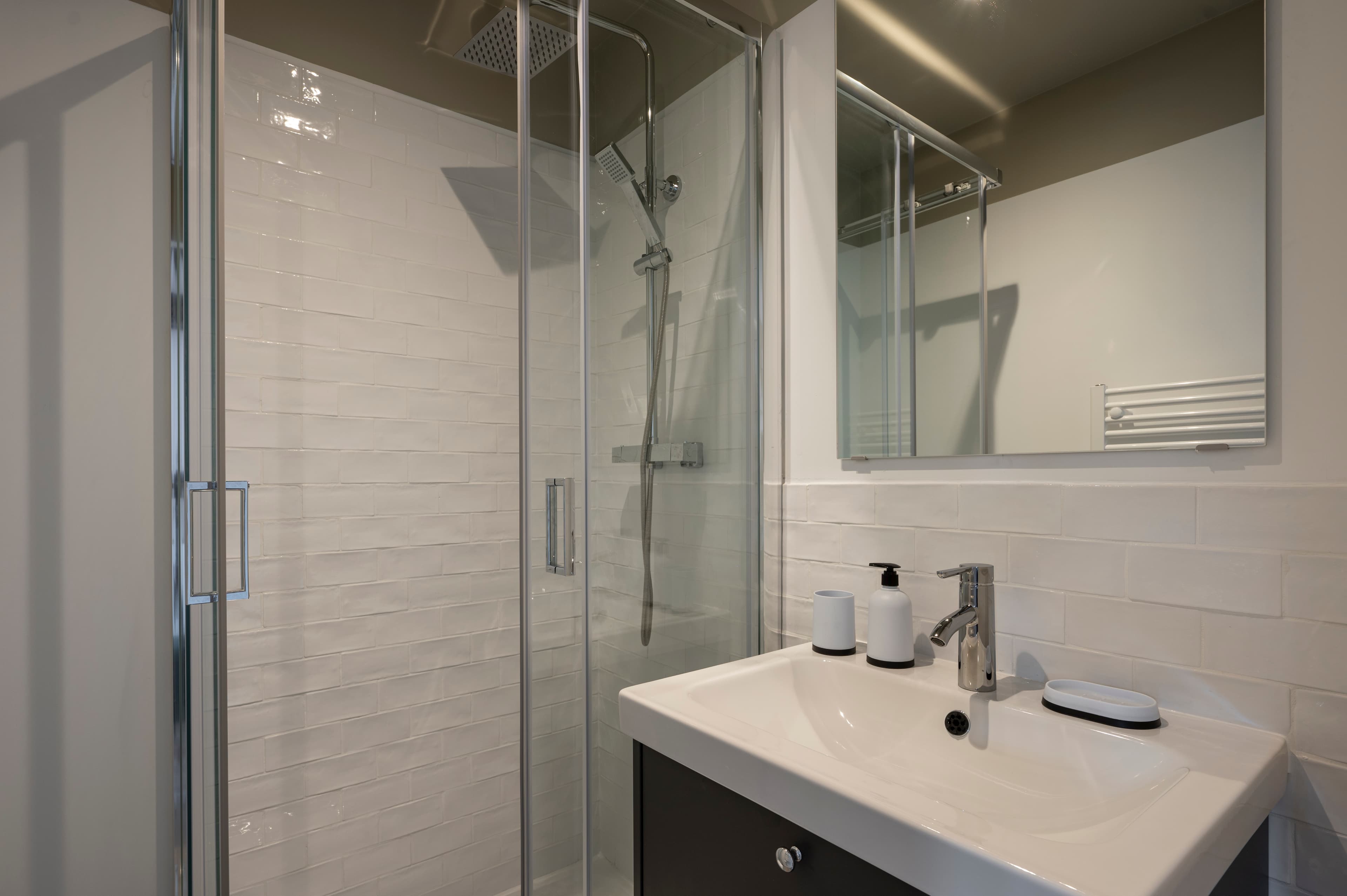 Marketing picture of unit FR-18-011-001-010