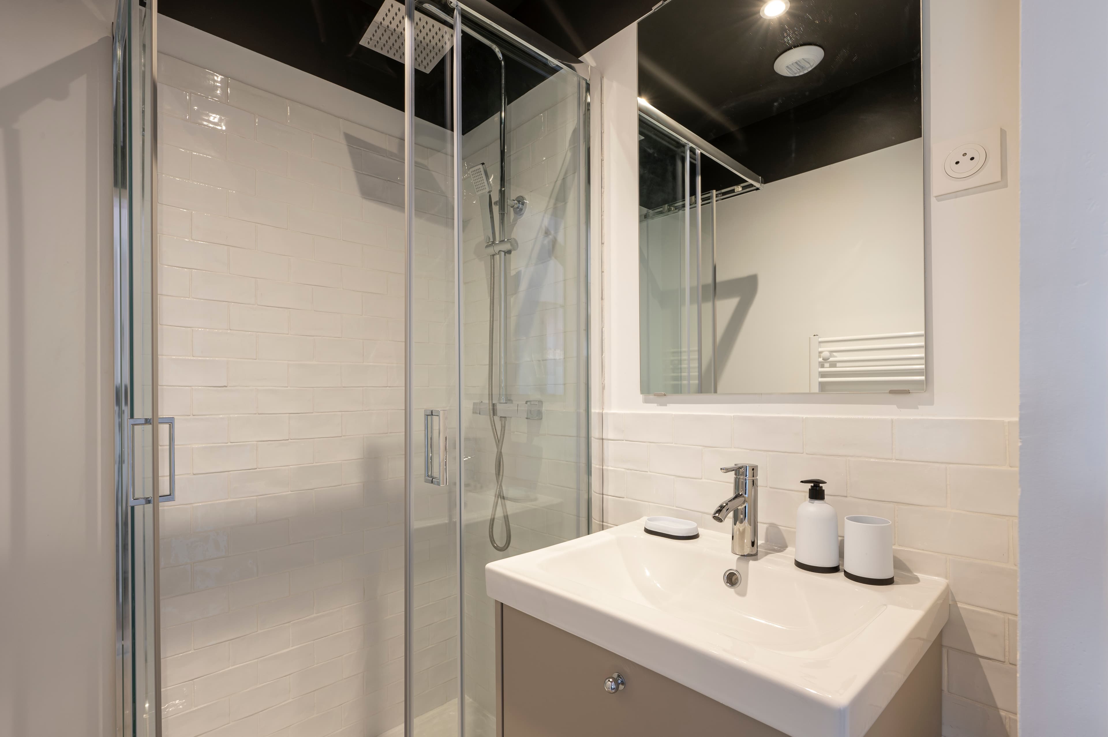 Marketing picture of unit FR-18-011-001-003