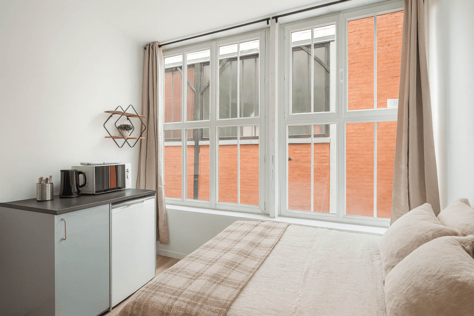 Marketing picture of unit FR-18-011-001-004