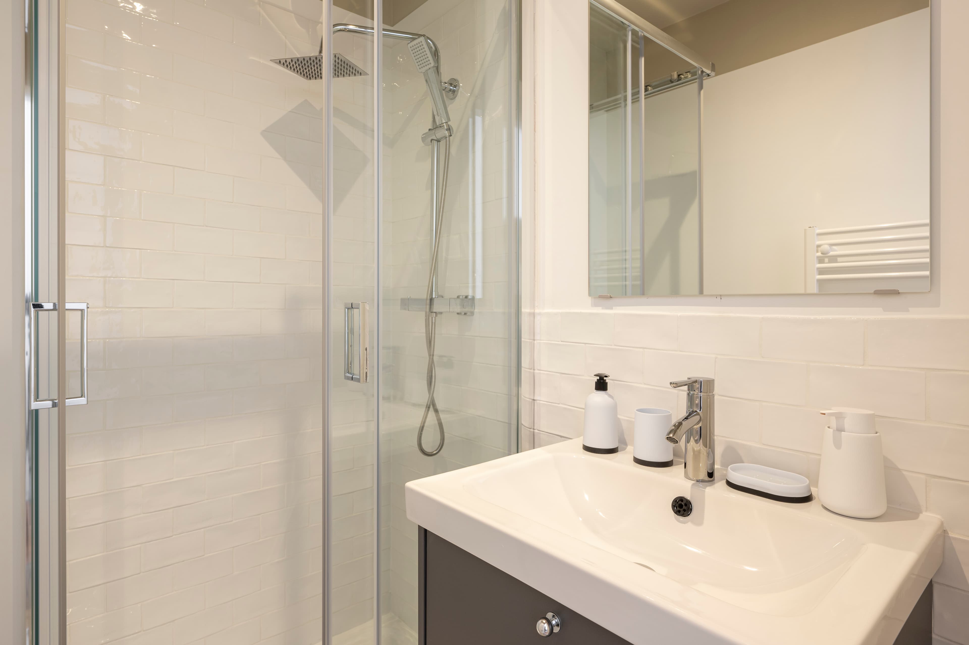 Marketing picture of unit FR-18-011-001-004