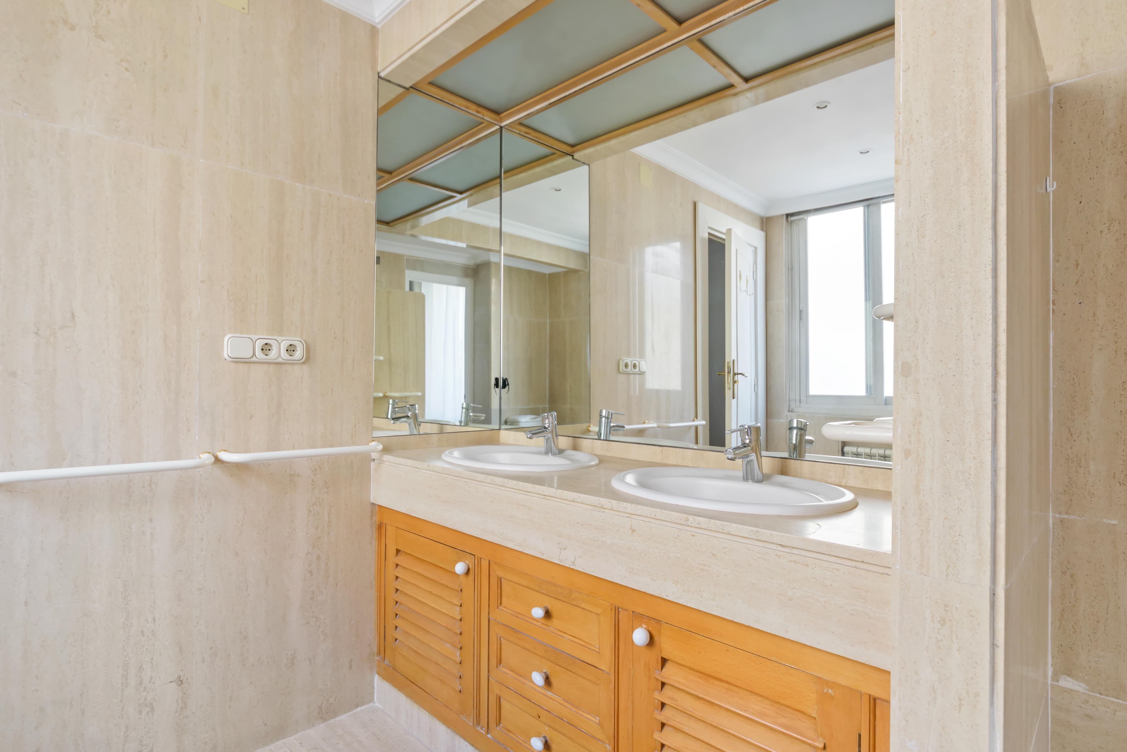 Image of the room