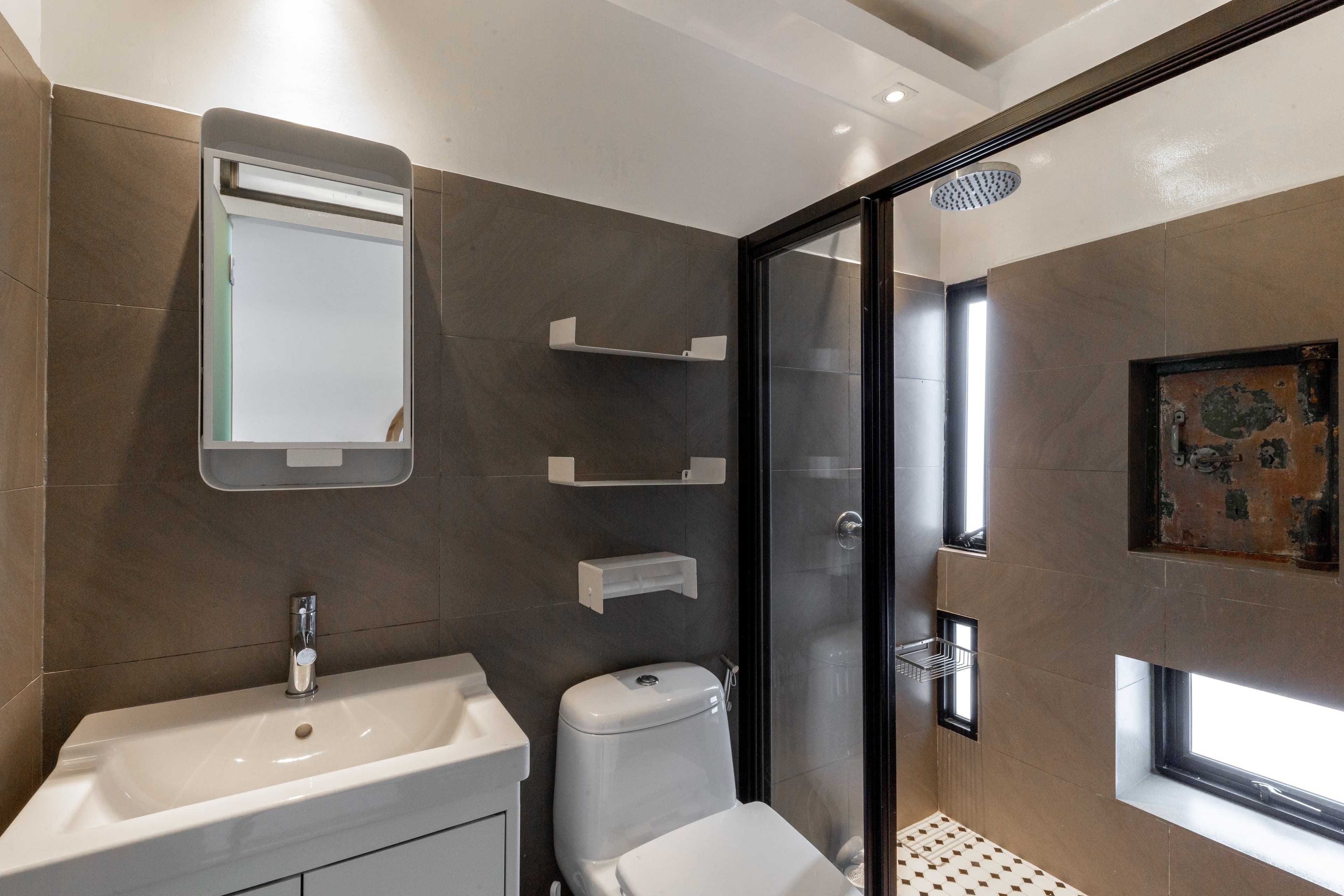 Picture of unit SG-01-061-005-01