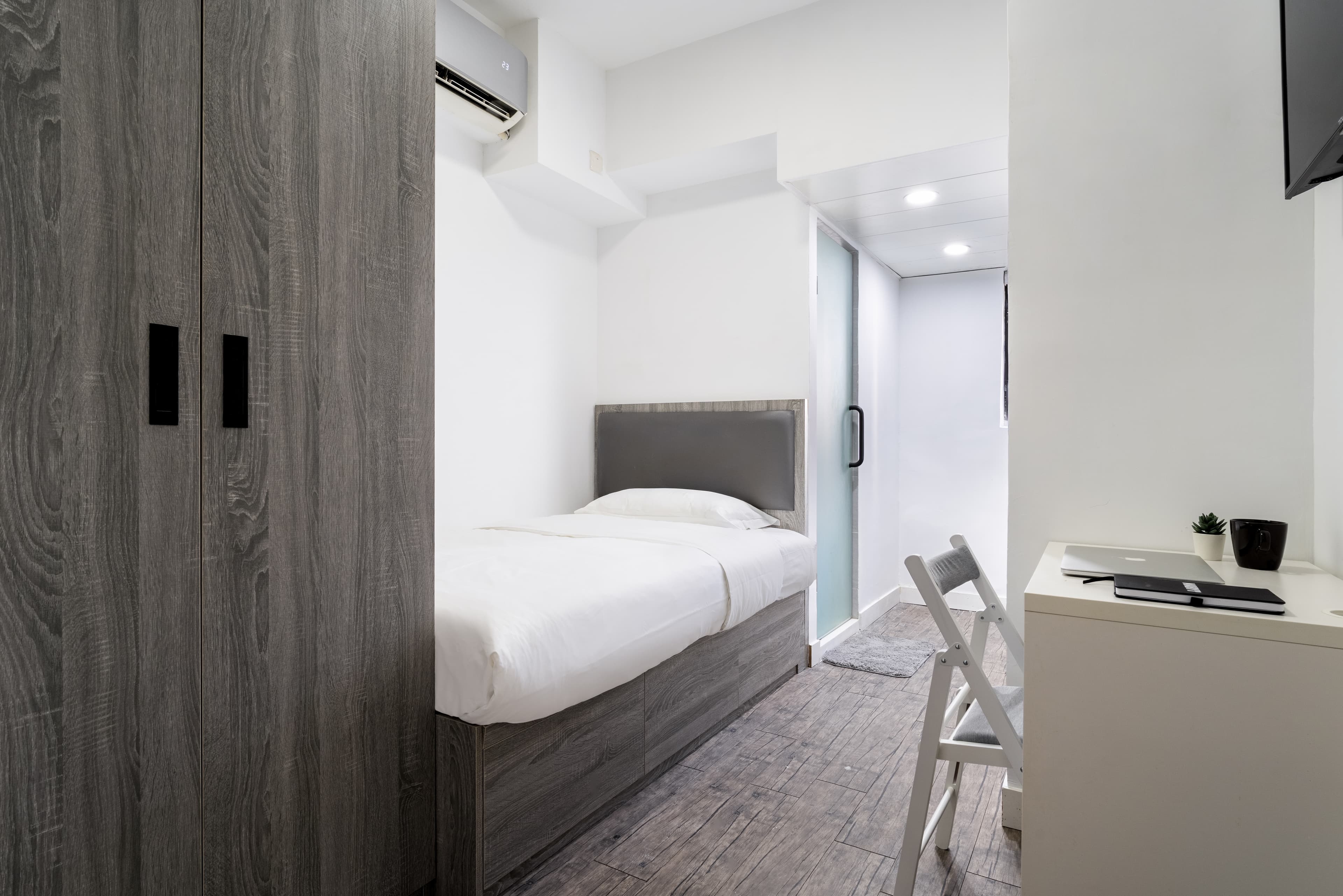 Marketing picture of unit HK-01-067-046-01