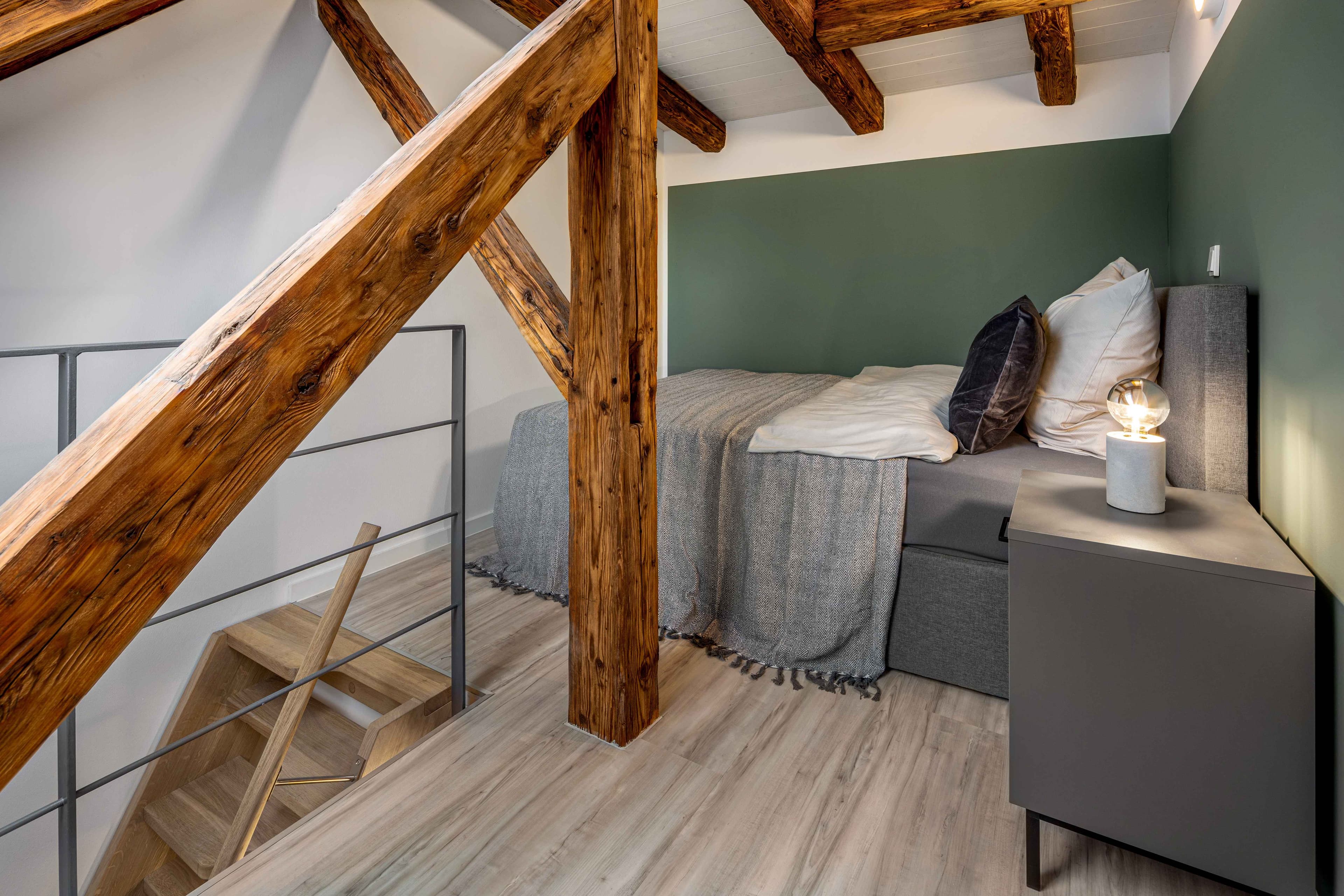 Picture of unit DE-02-008-004-04HF