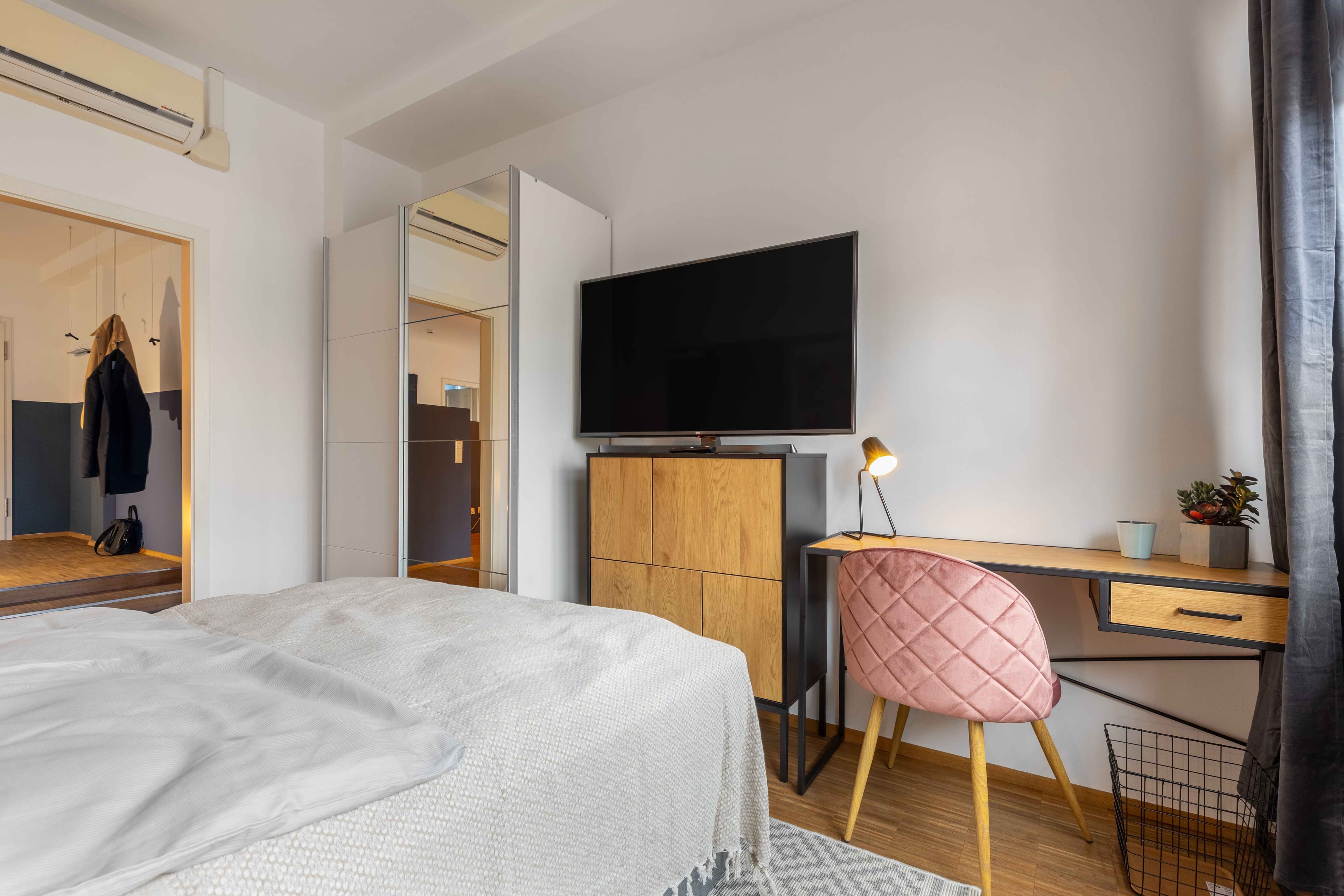 Picture of unit DE-04-001-002-02HF