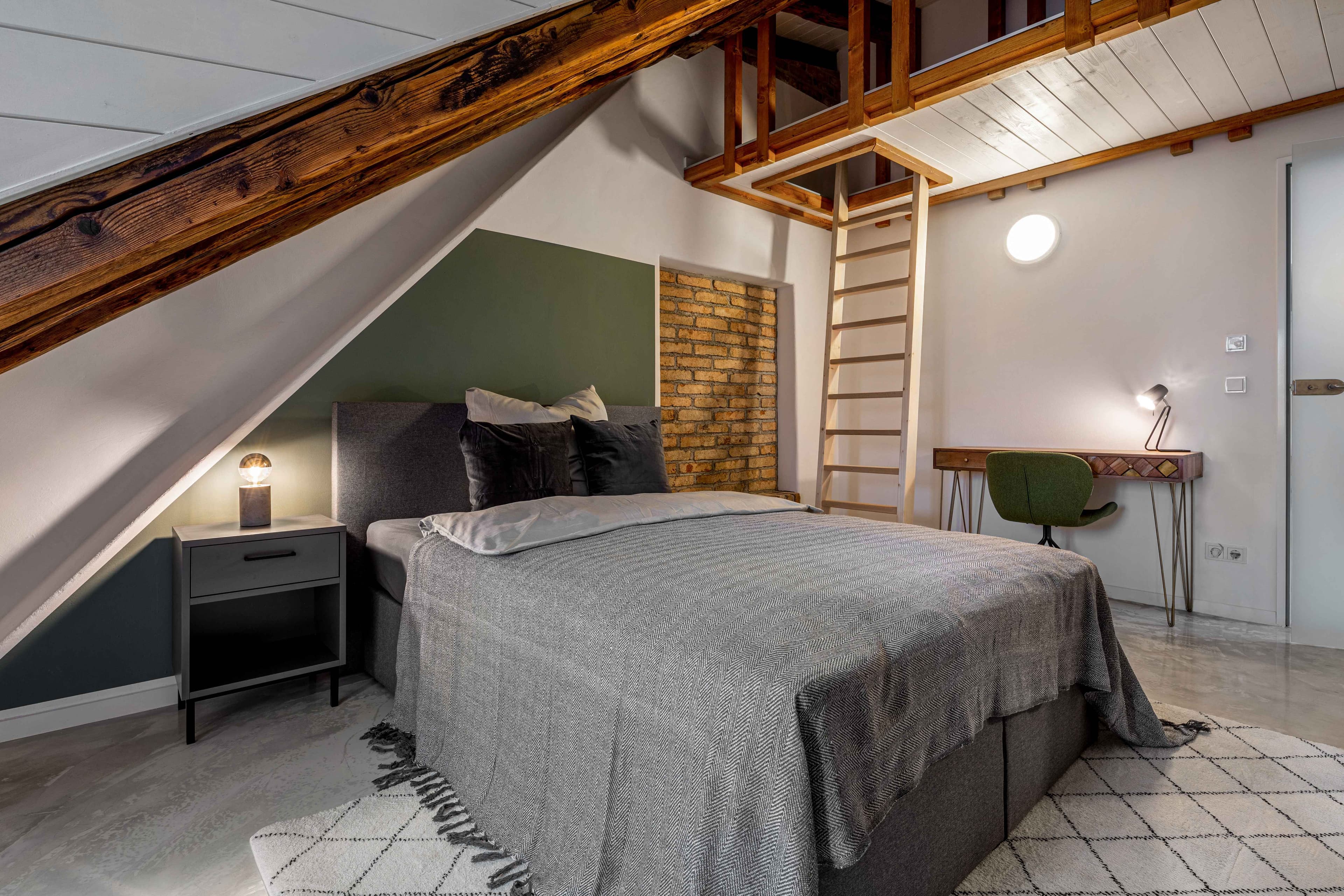 Picture of unit DE-02-008-004-03HF