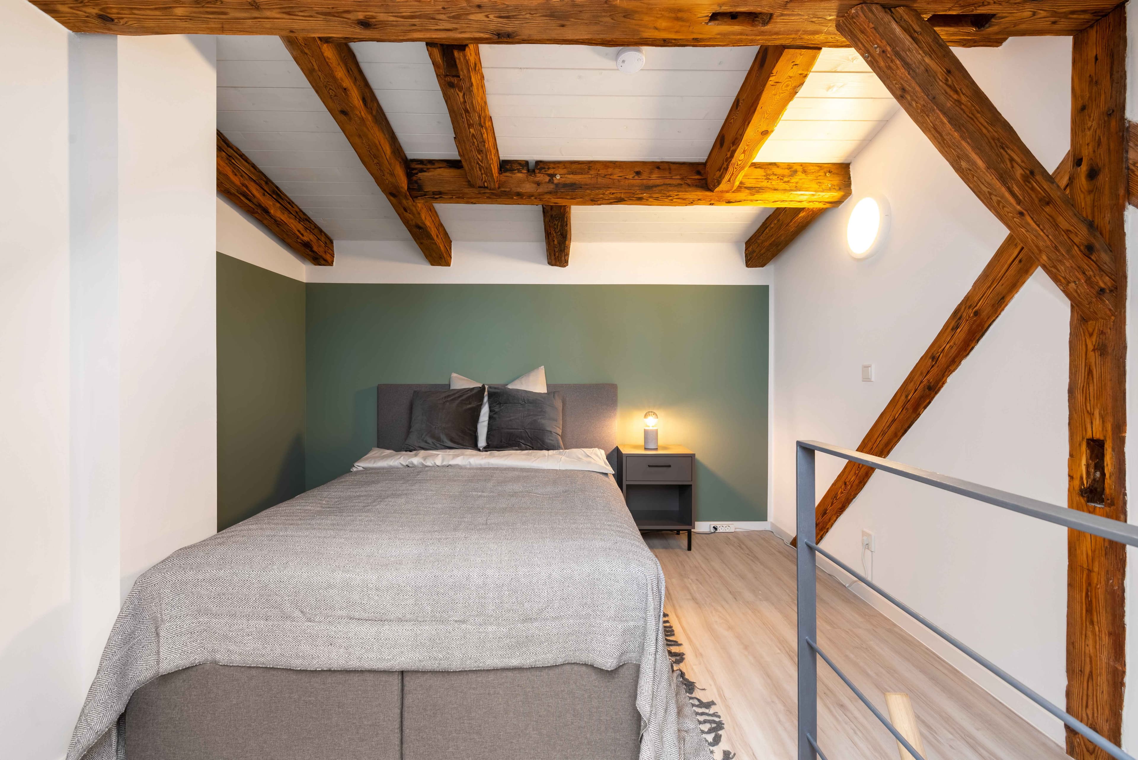 Picture of unit DE-02-008-005-03HF