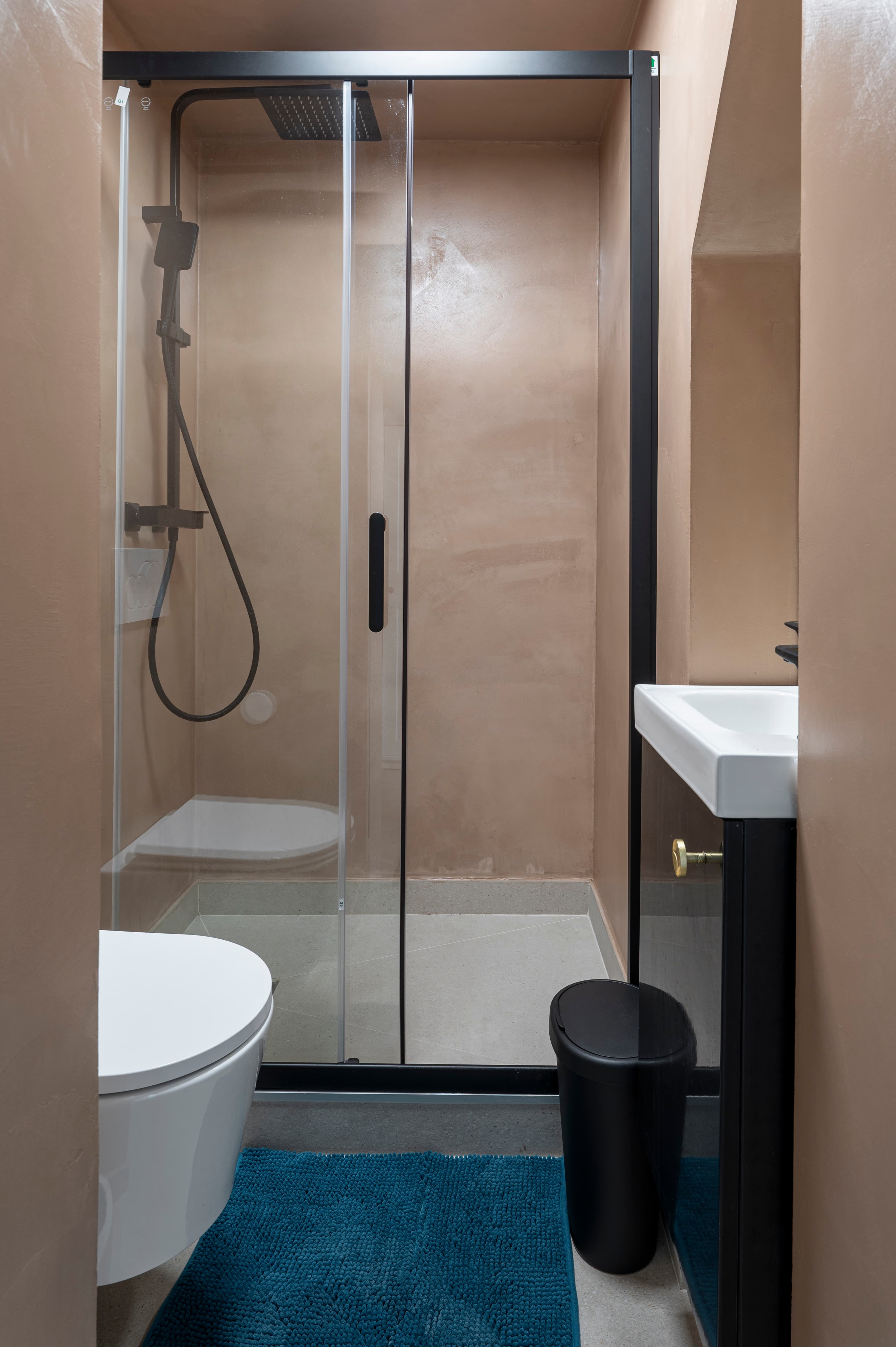 Picture of unit FR-18-001-002-04