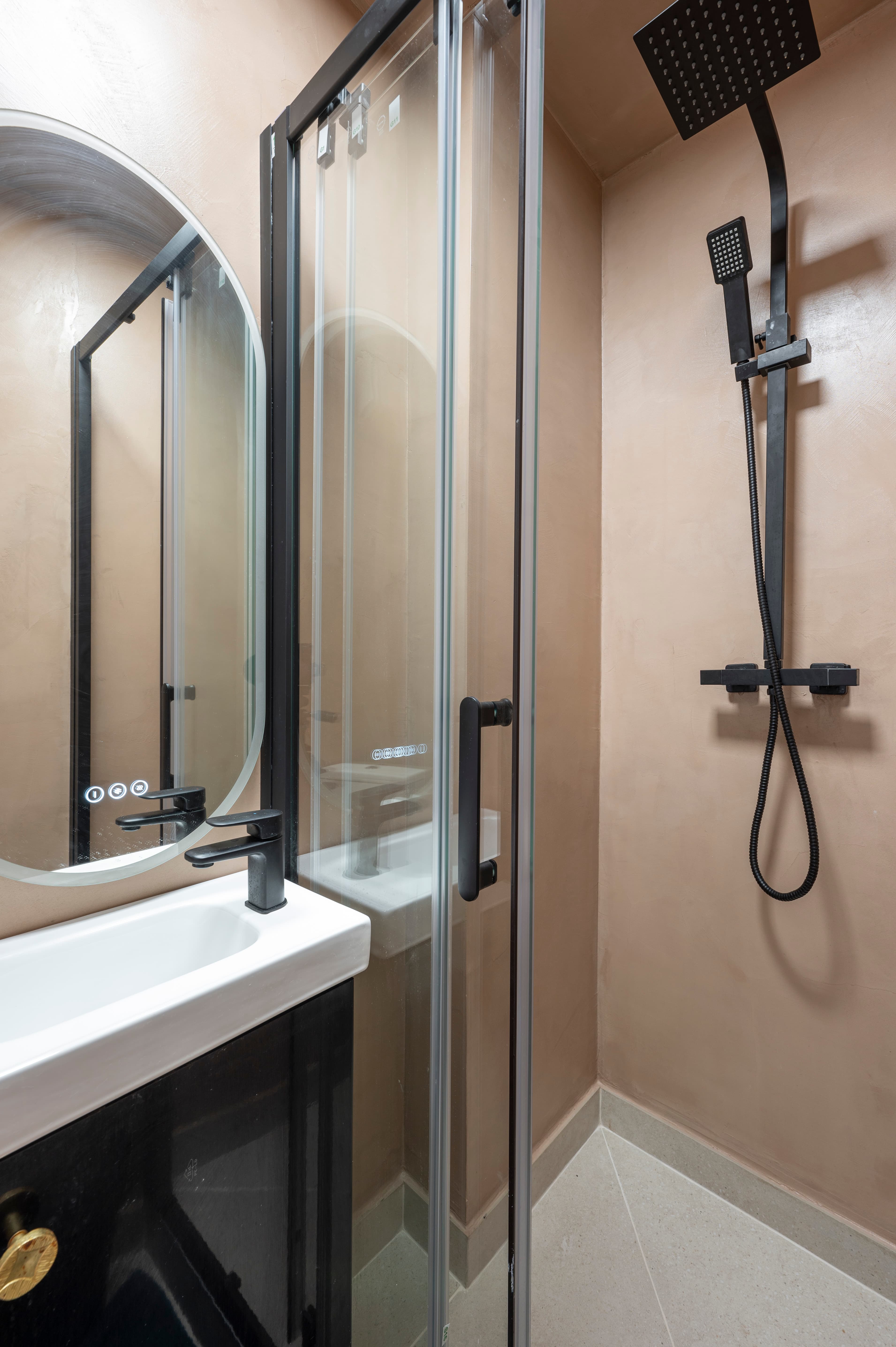 Picture of unit FR-18-001-002-05