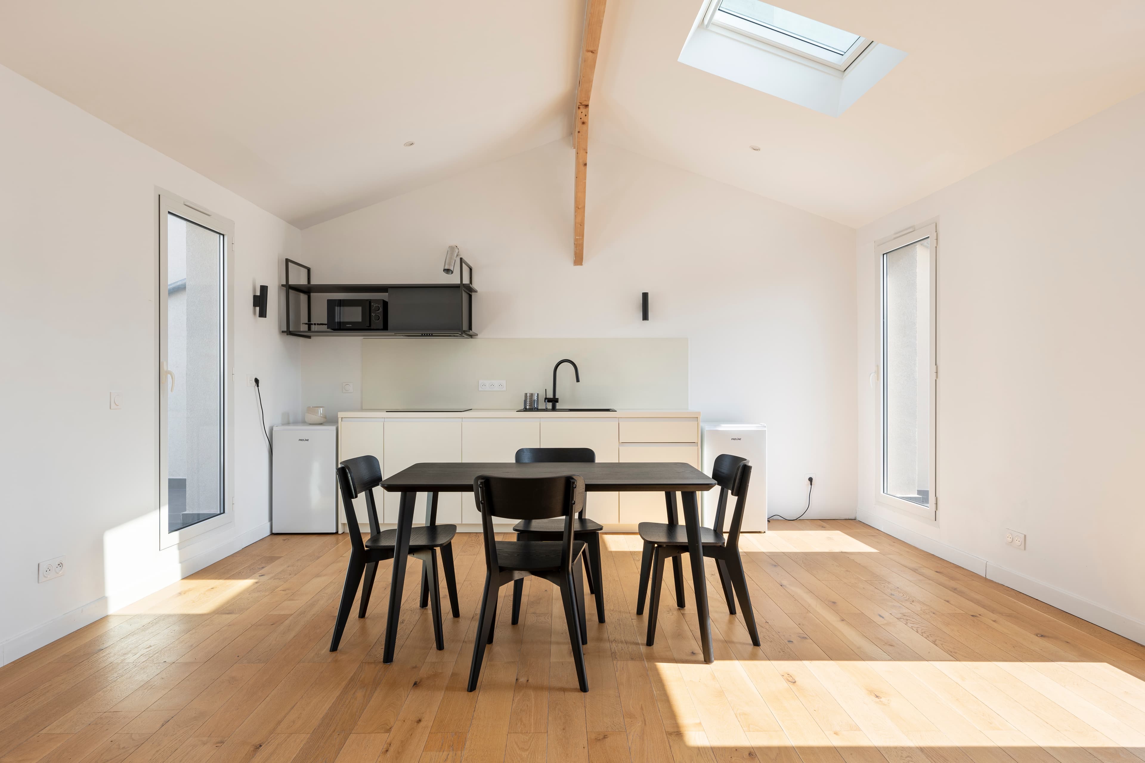 Picture of unit FR-18-009-012-001