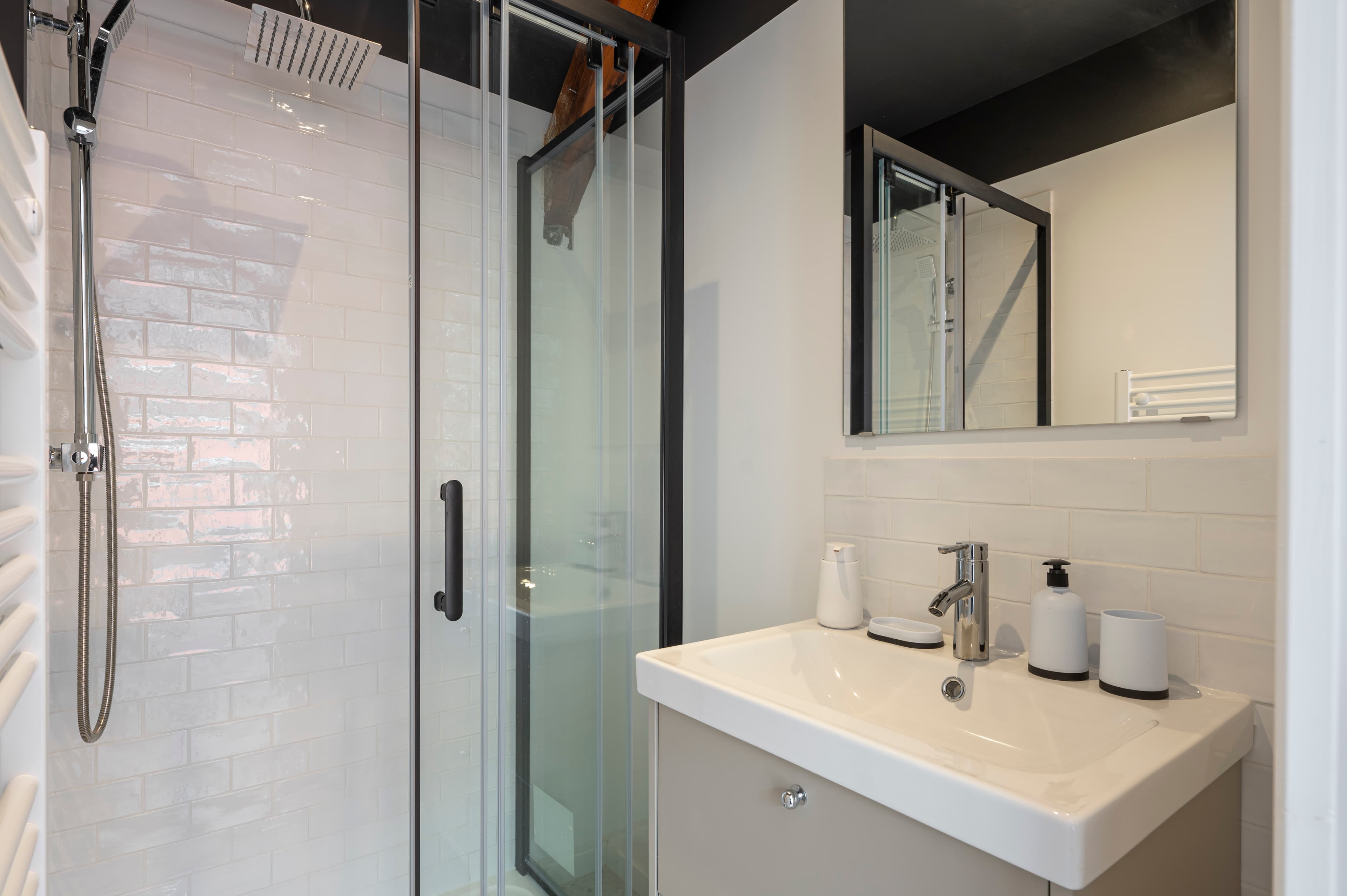 Picture of unit FR-18-011-001-003