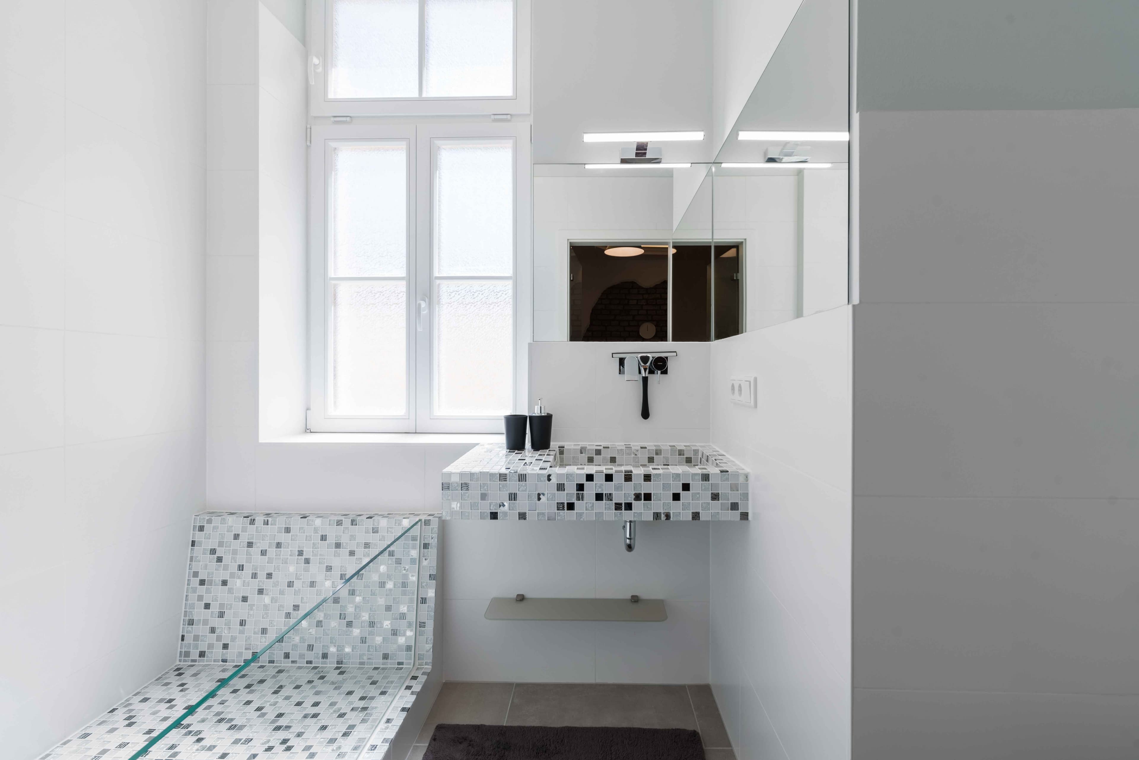 Picture of unit DE-02-018-001-03HF