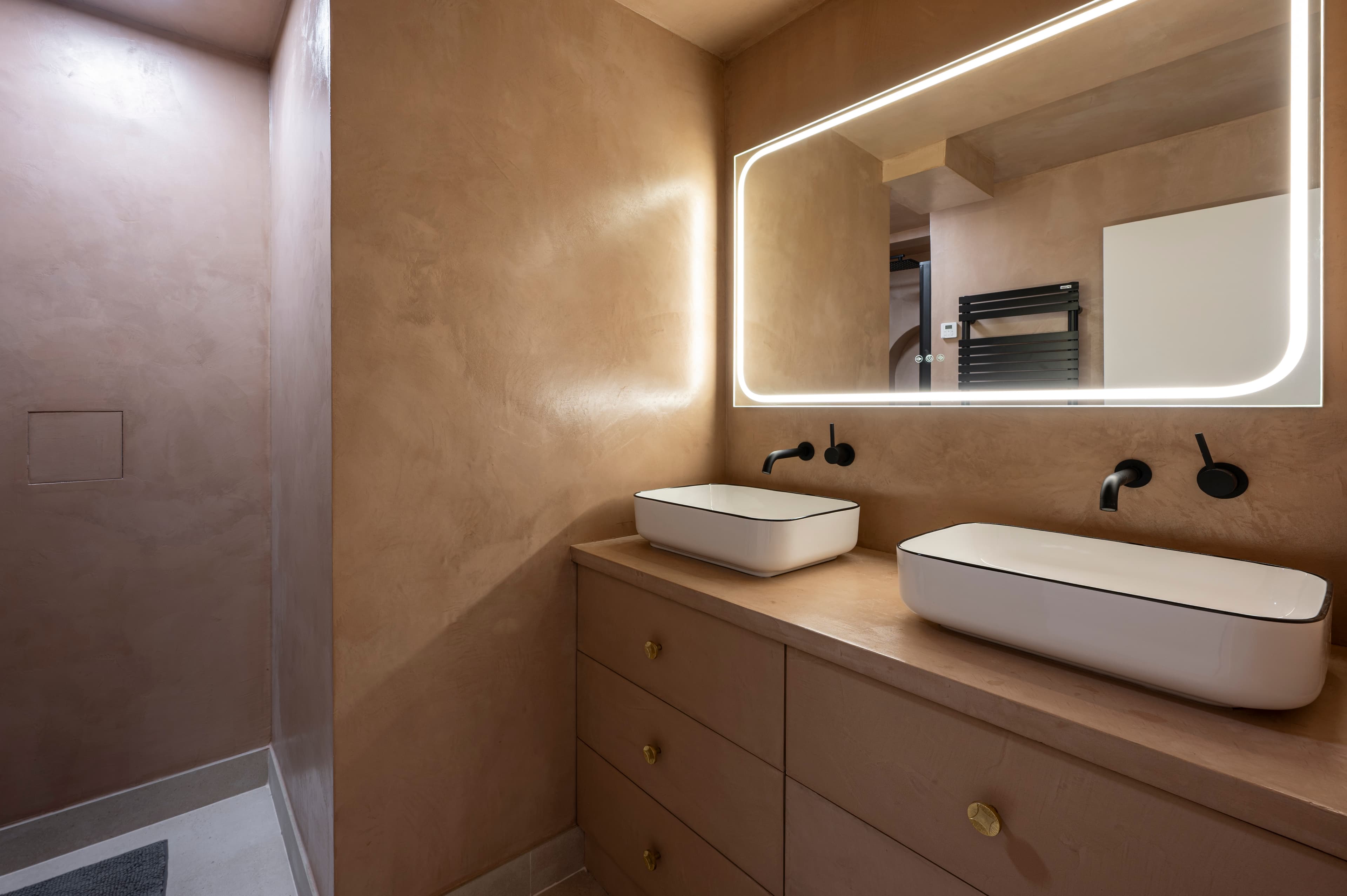 Picture of unit FR-18-001-005-01